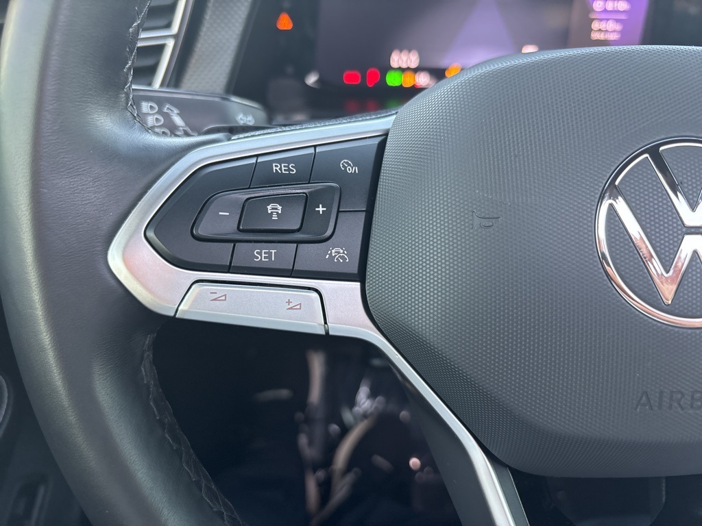 2024 Volkswagen Atlas Cross Sport SEL R-Line photo 14