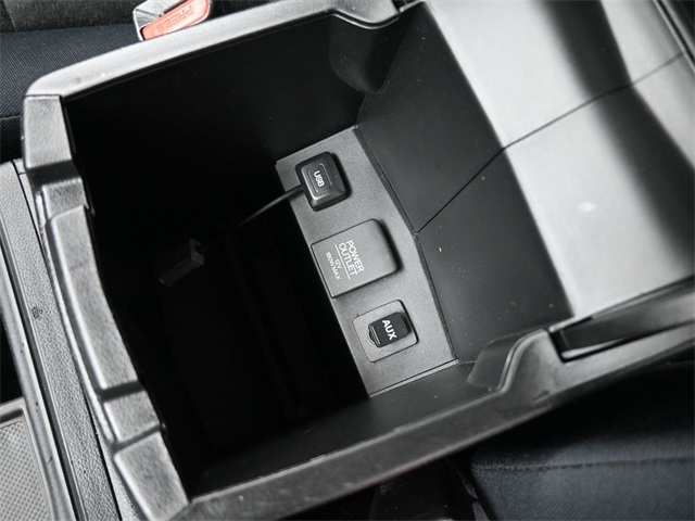 2015 Honda CR-V LX photo 18