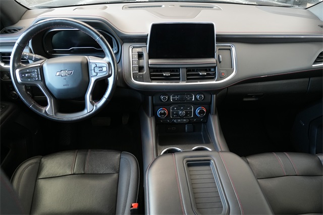 2022 Chevrolet Suburban RST photo 2