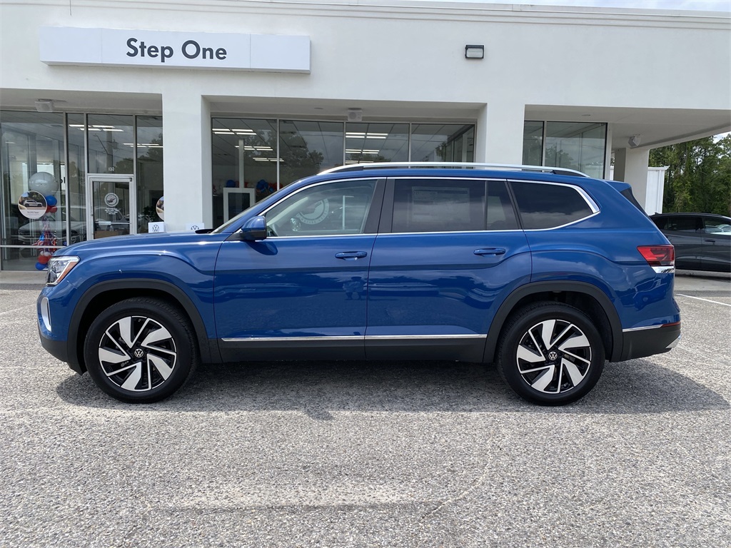 2025 Volkswagen Atlas SEL photo 4