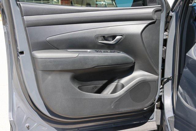 New 2025 Gray Hyundai SE FWD image 7