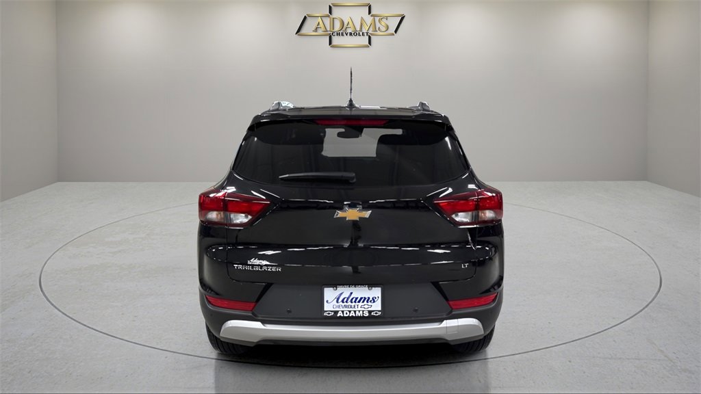 2026 Chevrolet Trailblazer LT photo 2