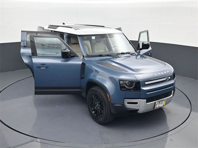 2024 Land Rover Defender 110 S photo 27