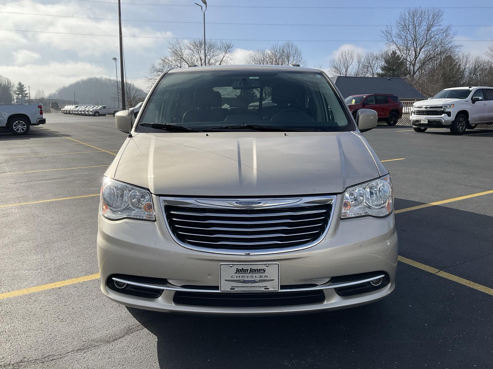 Used 2016 Chrysler Town & Country Touring with VIN 2C4RC1BG6GR141881 for sale in Corydon, IN