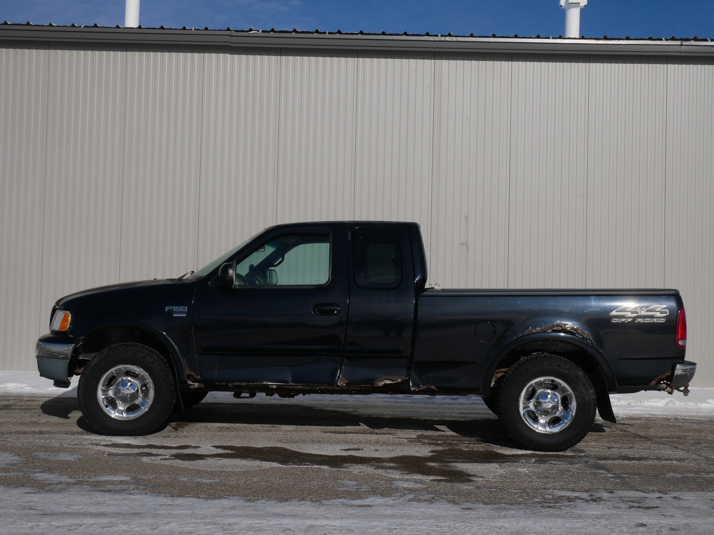 Used 1999 Ford F-150 XL with VIN 2FTRX18LXXCA78960 for sale in Hastings, Minnesota