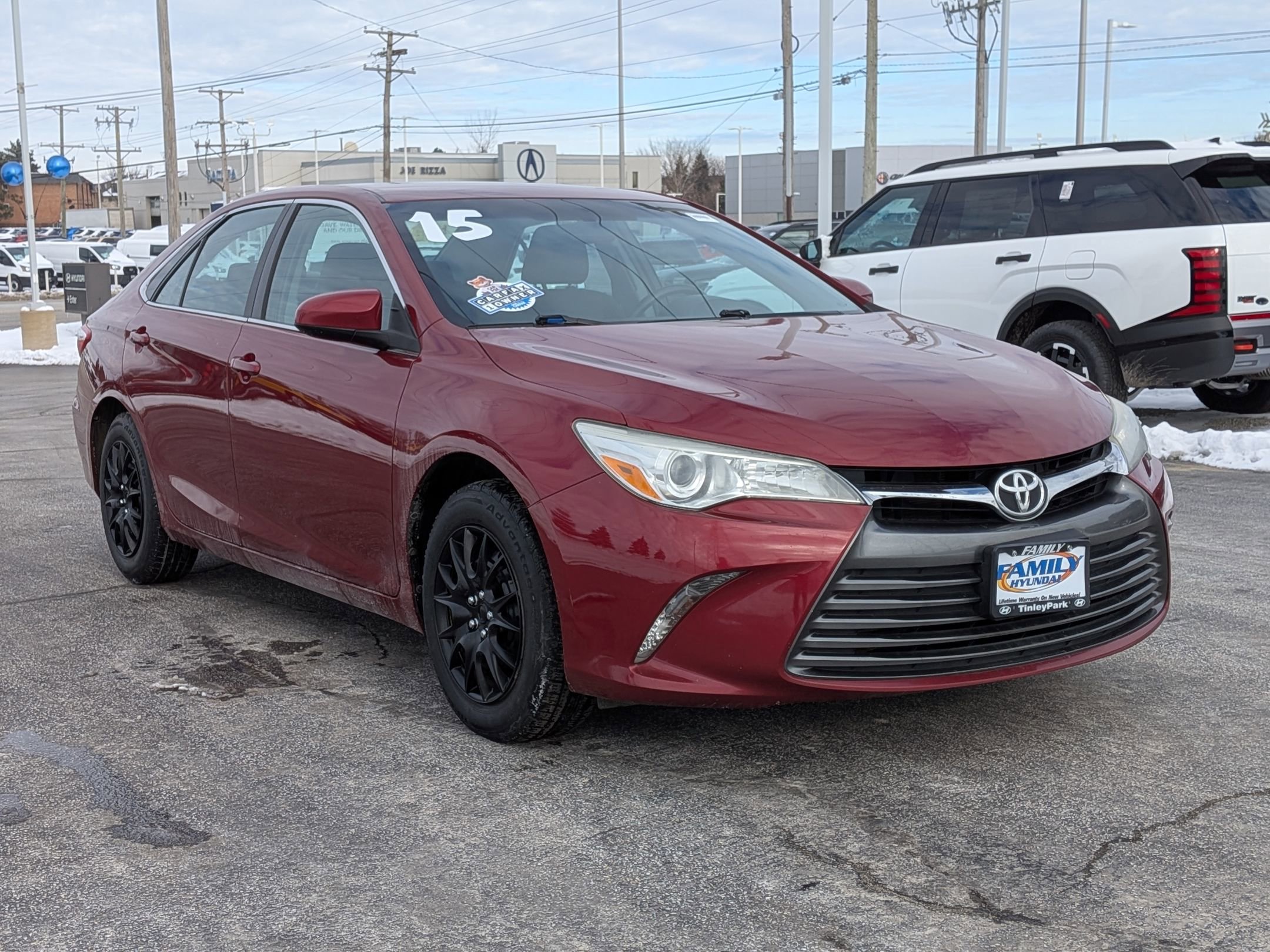 2015 Toyota Camry SE's photo