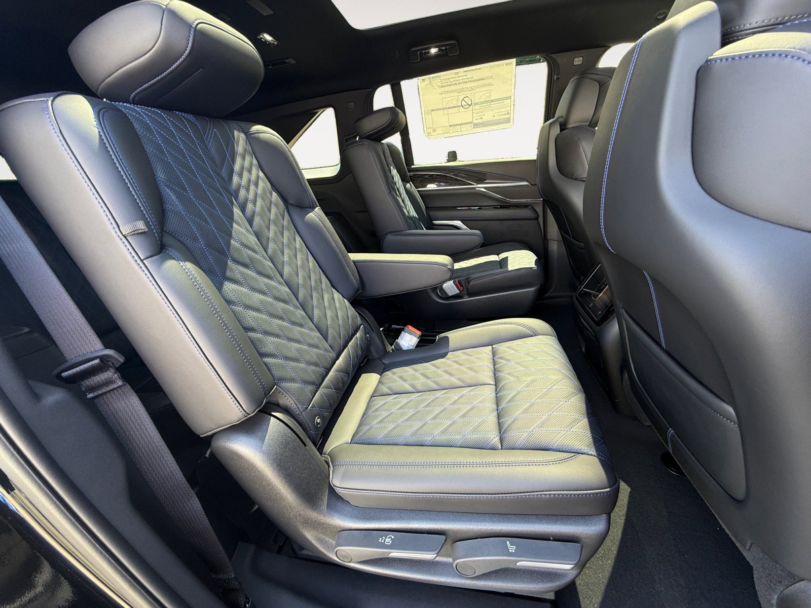 2026 Cadillac Escalade IQ Luxury photo 16