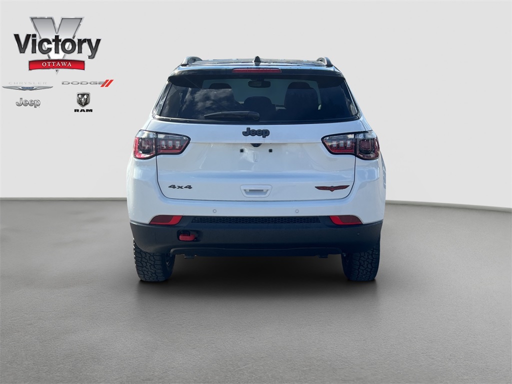 2026 Jeep Compass Trailhawk photo 4