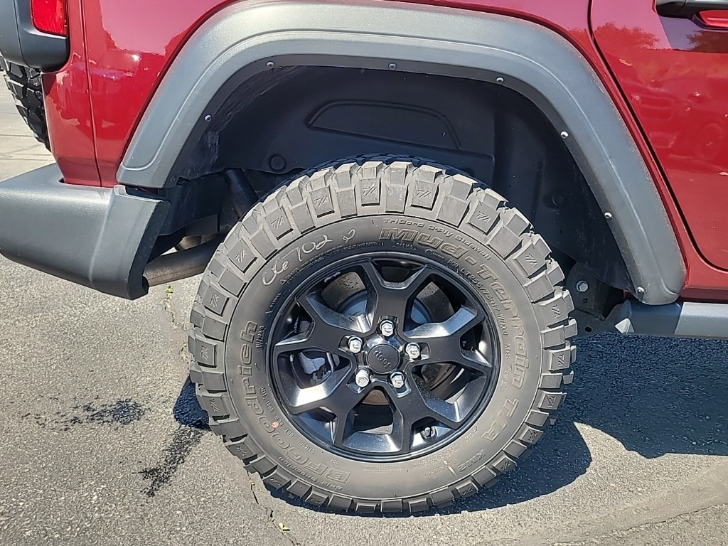 Used 2021 Snazzberry Pearlcoat Jeep Unlimited Willys image 12