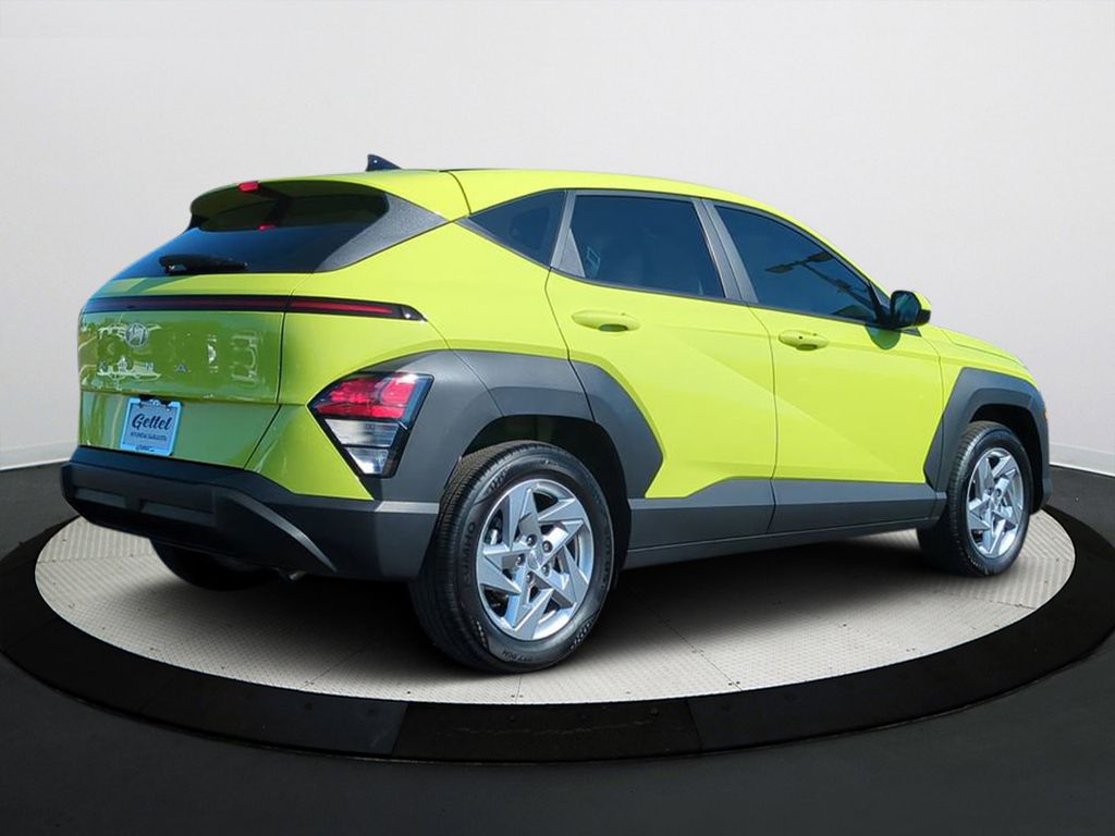 2025 Hyundai Kona SE photo 4