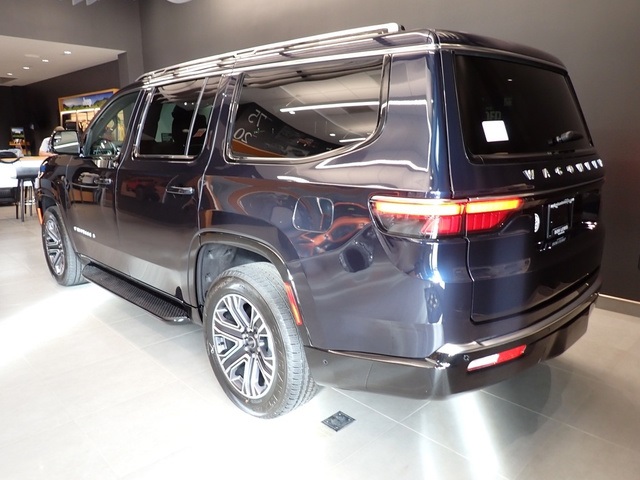 2025 Jeep Wagoneer Base photo 3