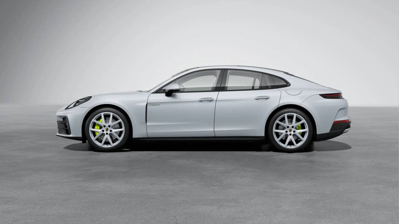 2026 Porsche Panamera 4 E-Hybrid photo 2