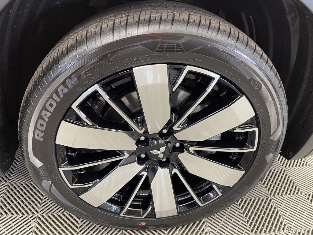 2025 Mitsubishi Outlander SE photo 33