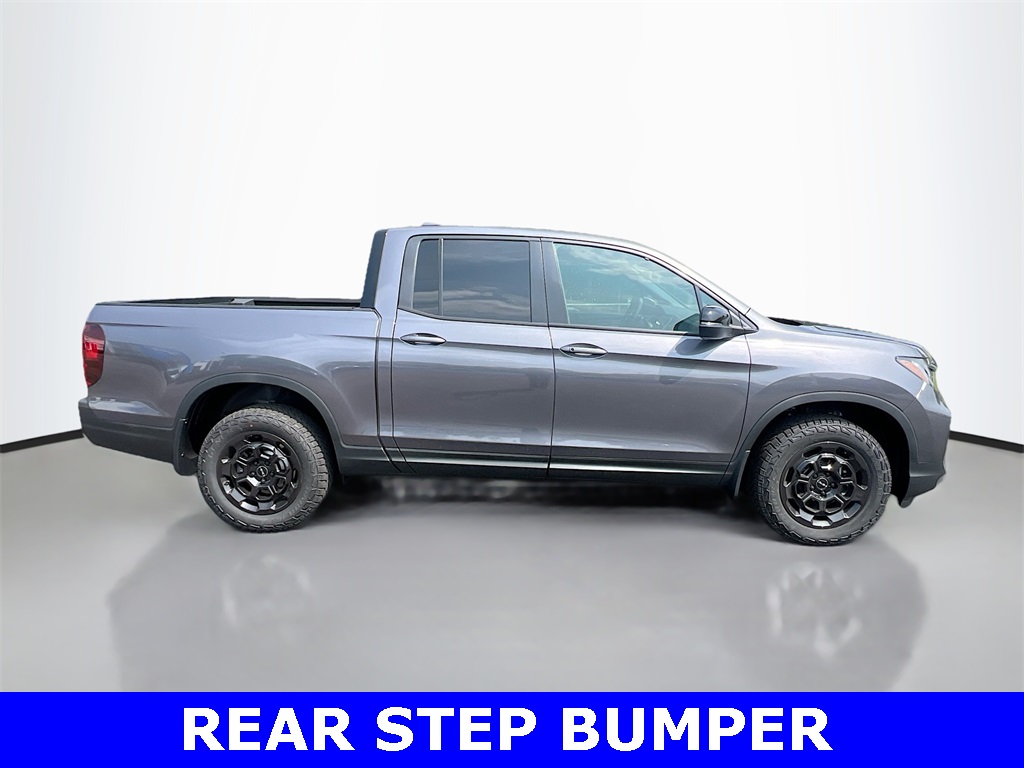 2025 Honda Ridgeline TrailSport photo 2