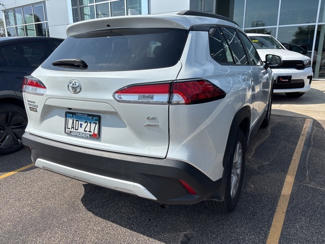 2023 Toyota Corolla Cross LE photo 2