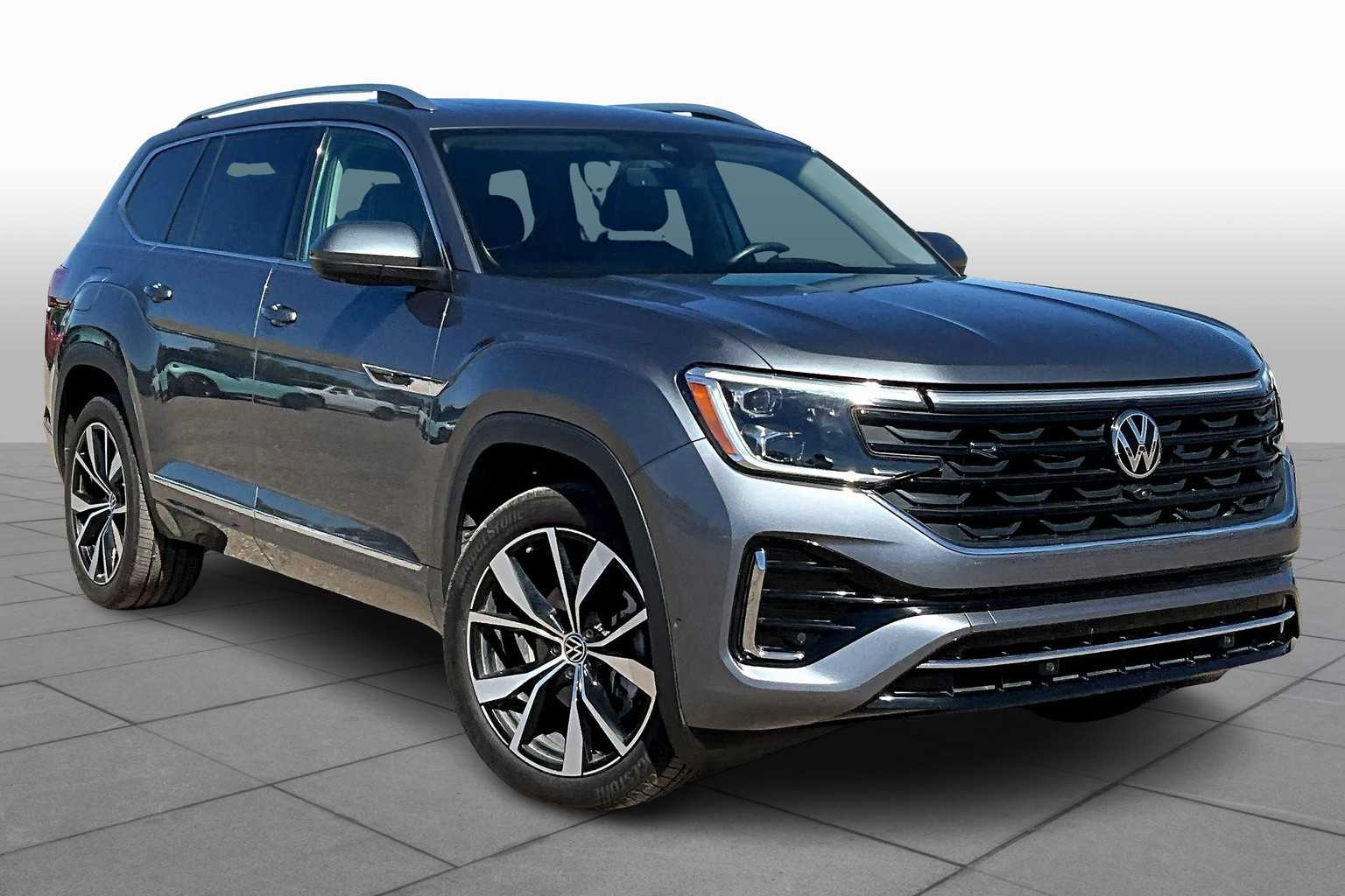2024 Volkswagen Atlas SEL Premium R-Line photo 2