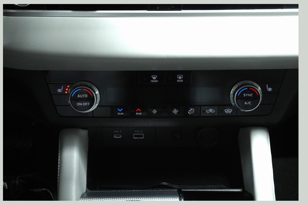 2024 Mitsubishi Outlander SEL photo 20