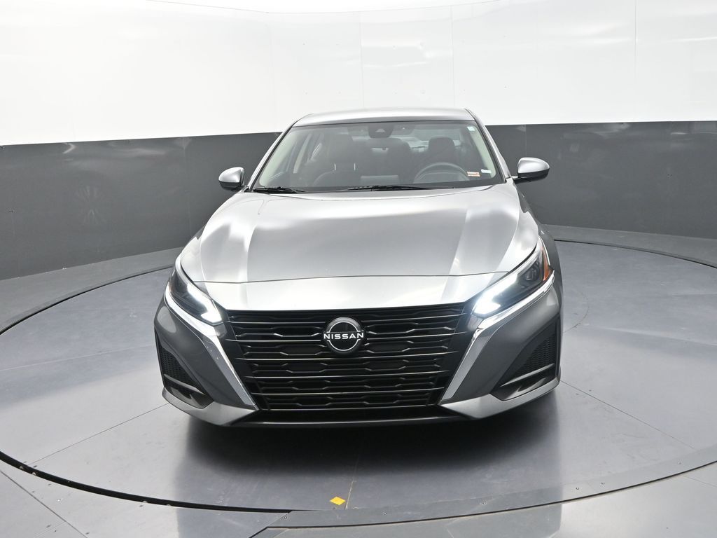 2023 Nissan Altima 2.5 SV photo 2