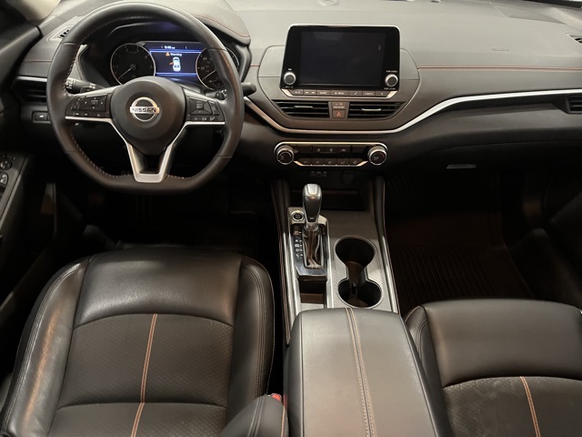2022 Nissan Altima 2.5 SR photo 9