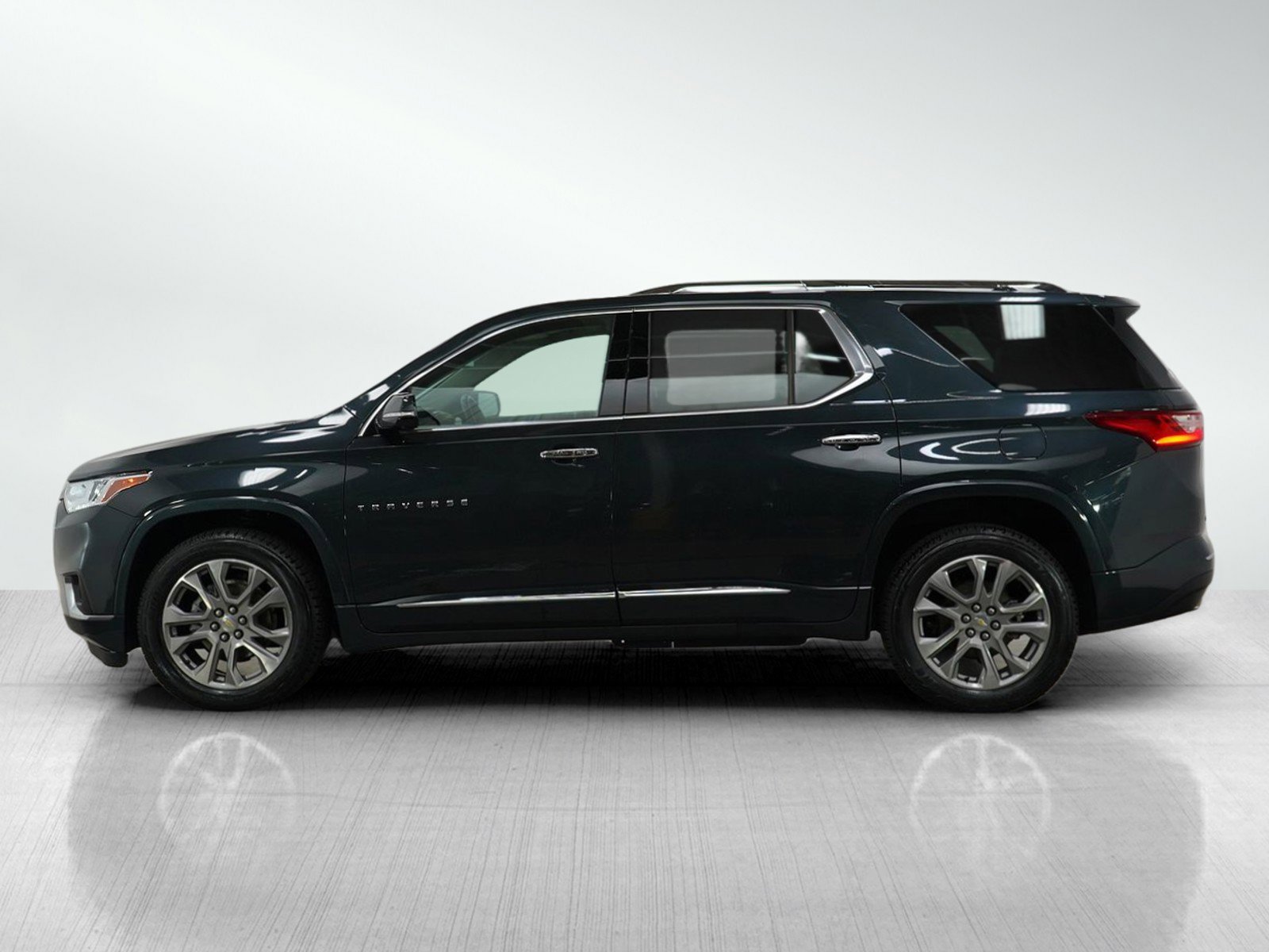 Used 2021 Chevrolet Traverse Premier with VIN 1GNEVKKW1MJ110910 for sale in White Bear Lake, Minnesota