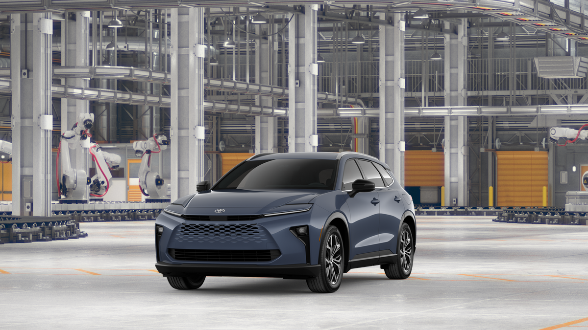 2026 Toyota Crown Signia XLE's photo