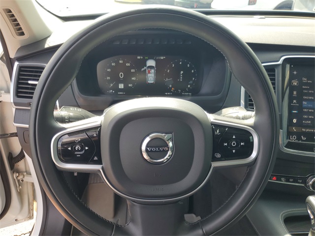 2020 Volvo XC90 T6 Momentum photo 15