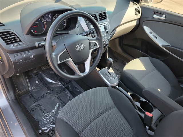 2014 Hyundai Accent GS photo 12