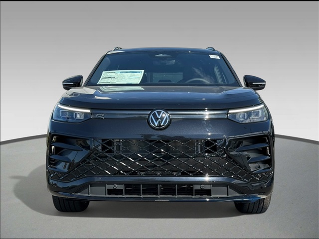 2026 Volkswagen Tiguan SE R-Line Black photo 2