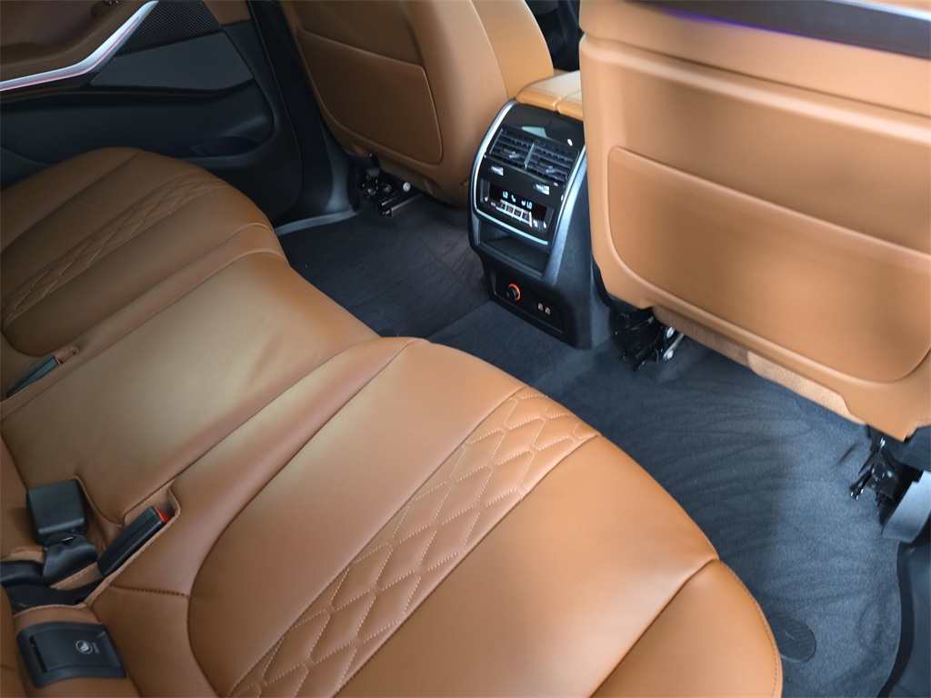 2026 Bmw X7 M60i photo 10