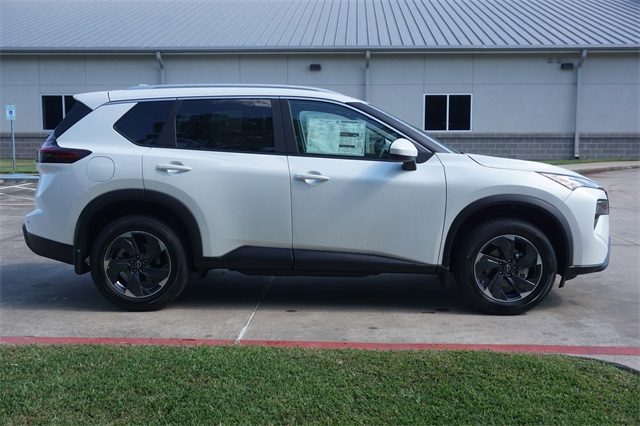 2026 Nissan Rogue SV photo 2
