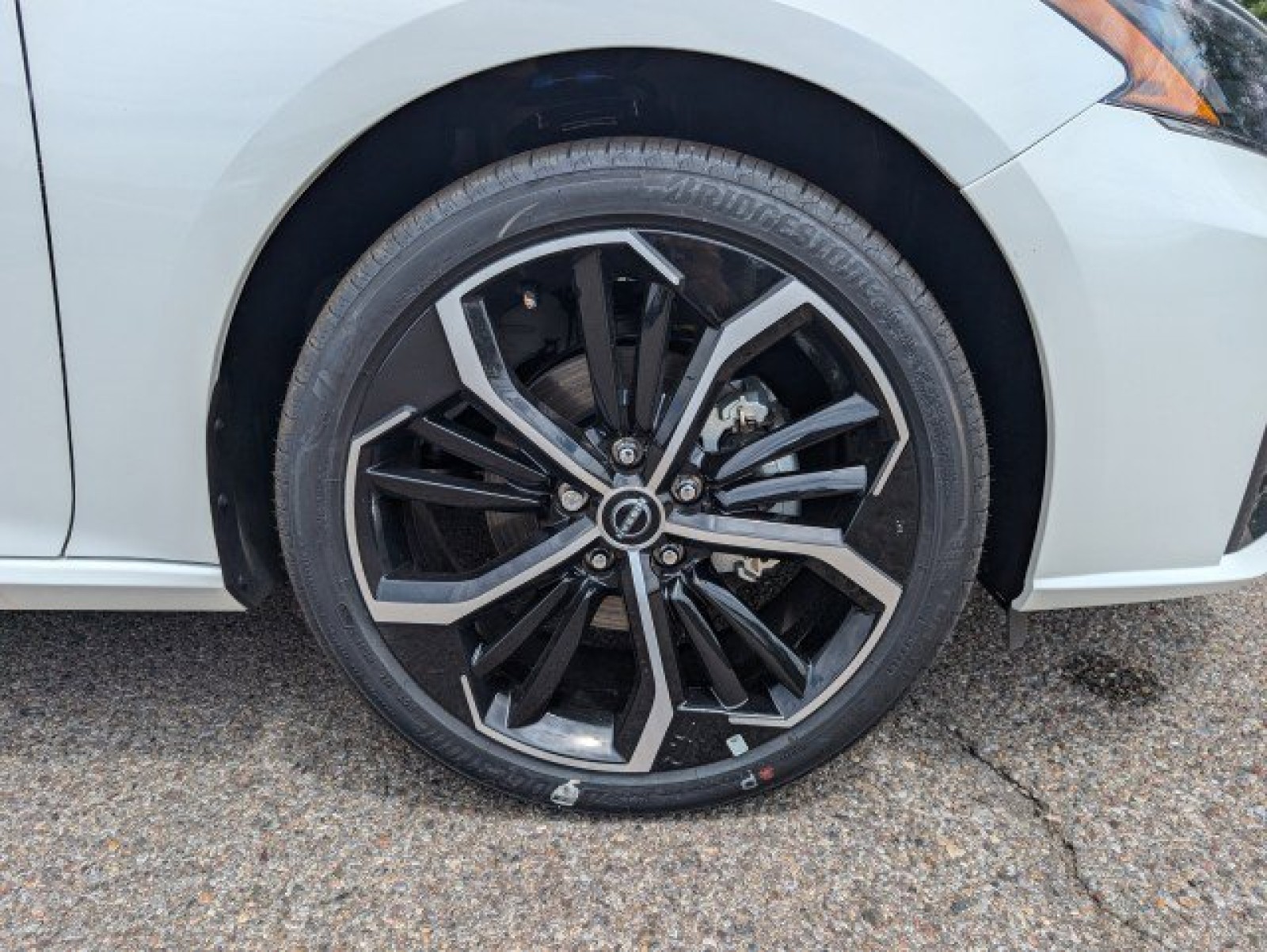 Used 2024 PEARL WHIT Nissan 2.5 SR image 27