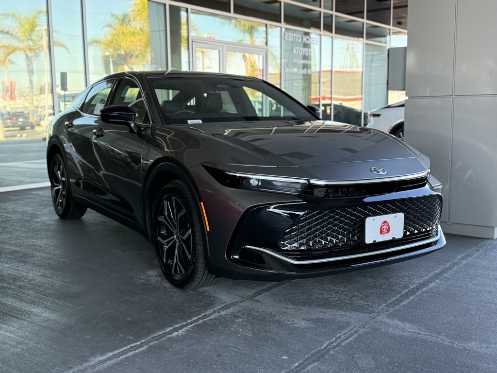 2026 Toyota Crown XLE's photo