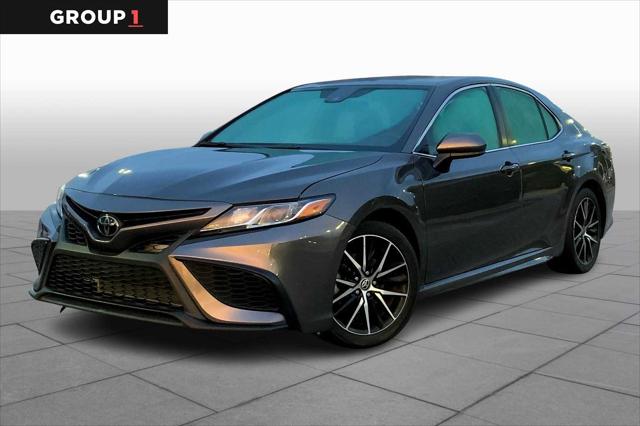 2021 Toyota Camry SE's photo