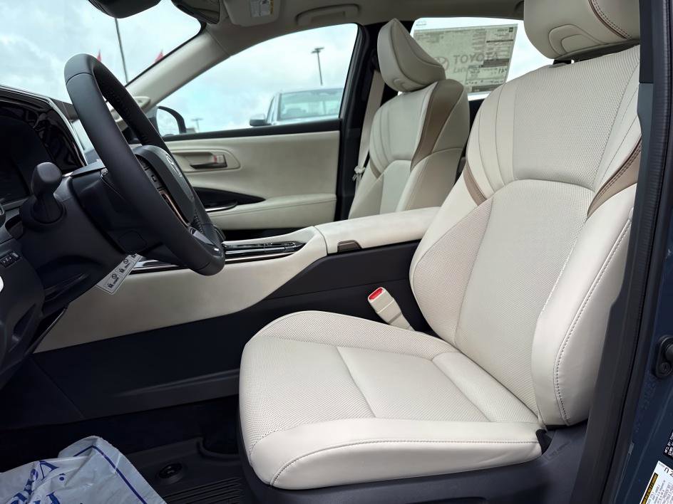 2026 Toyota Crown Limited photo 9