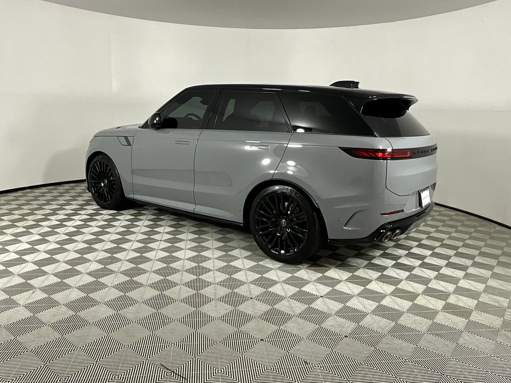 2025 Land Rover Range Rover Sport photo 3