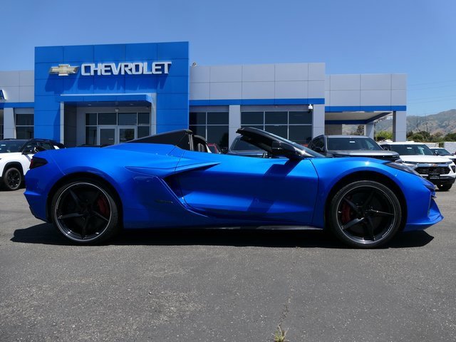 2025 Chevrolet Corvette E-Ray 2LZ photo 2