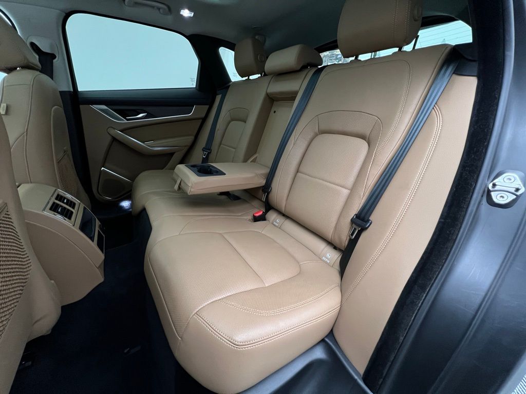 2022 Jaguar F-PACE P250 S photo 24