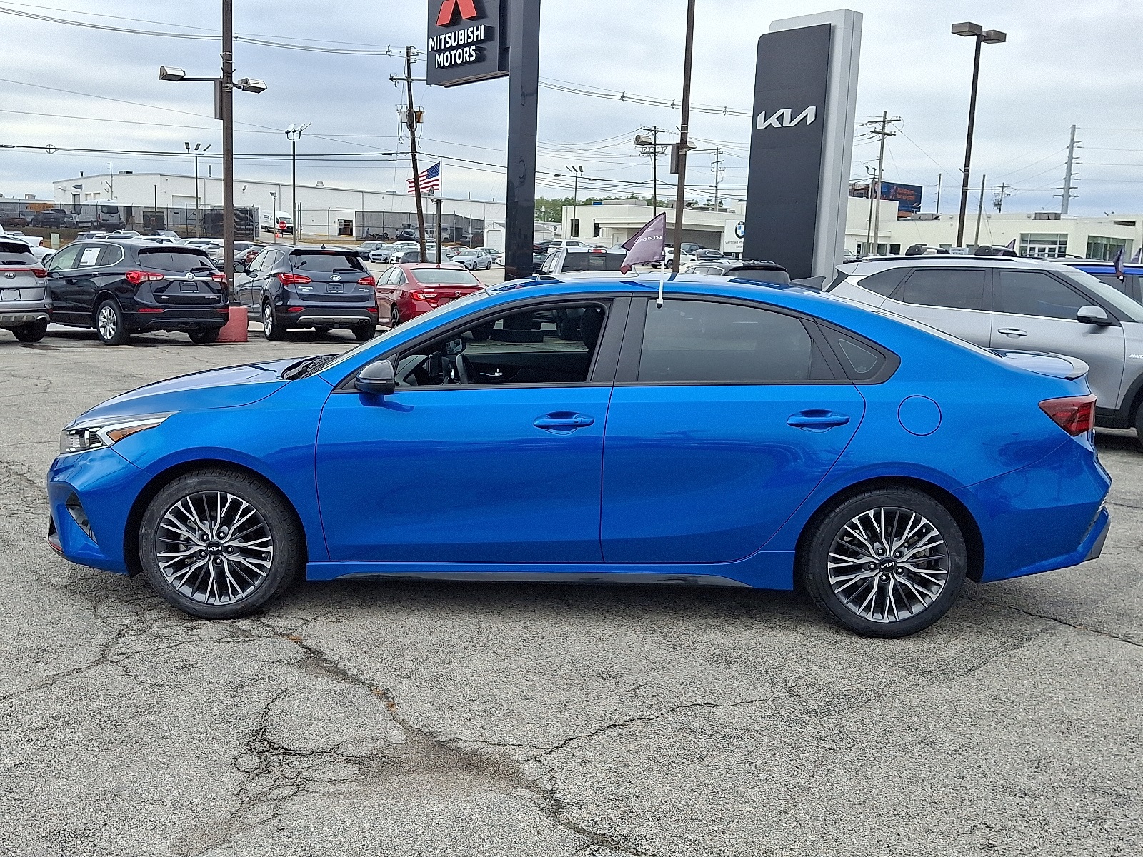 2023 Kia Forte GT-Line photo 4