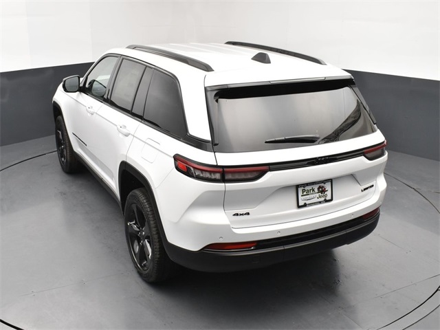 2025 Jeep Grand Cherokee Limited photo 15