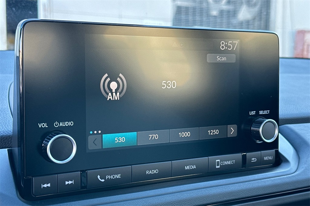 2025 Honda Accord LX photo 14