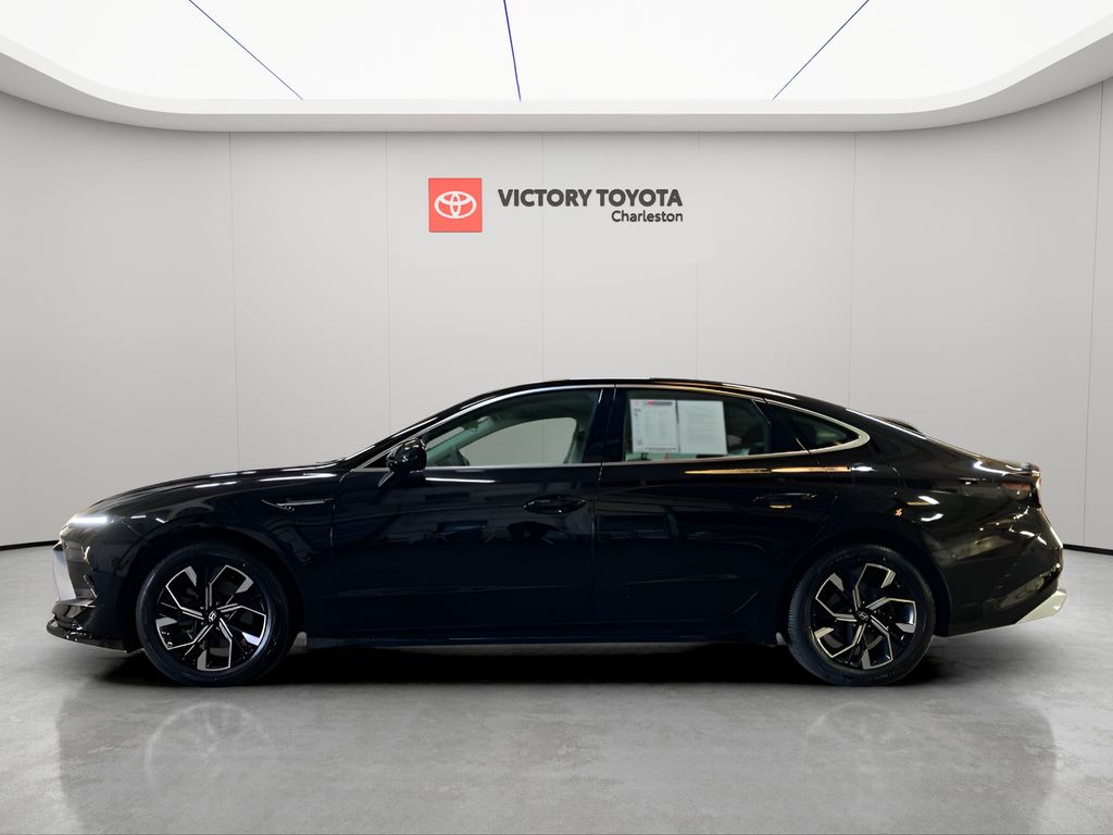 2024 Hyundai Sonata SEL photo 2