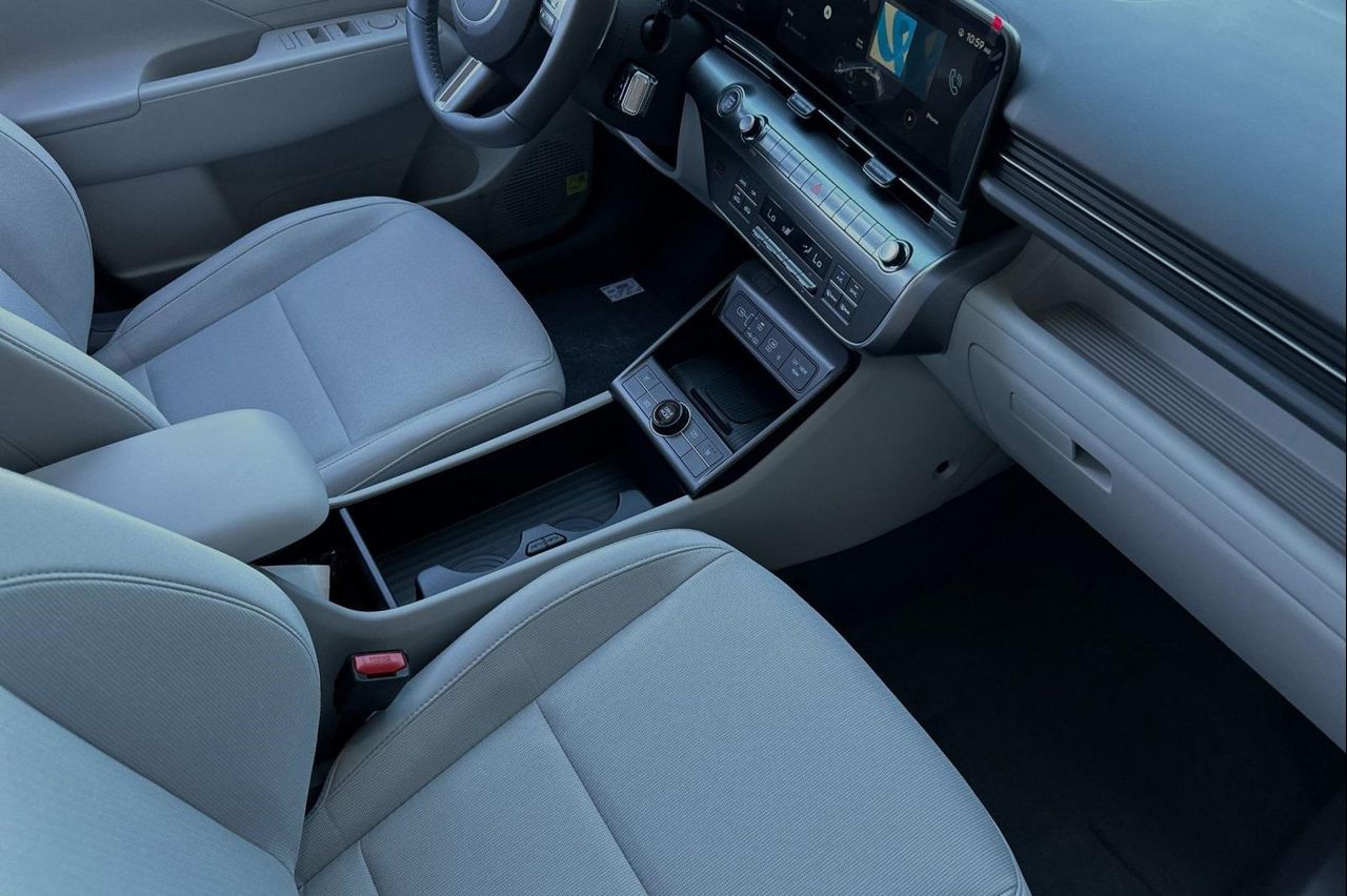2025 Hyundai Kona SEL photo 14
