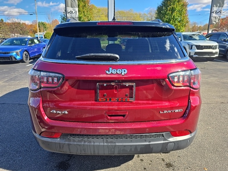 2022 Jeep Compass Limited photo 2