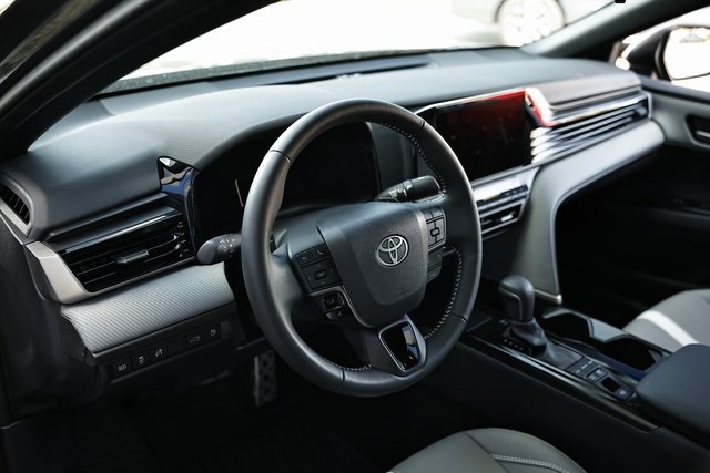 2025 Toyota Camry SE photo 19