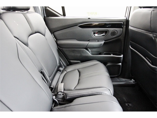 2025 Honda Pilot Touring photo 10