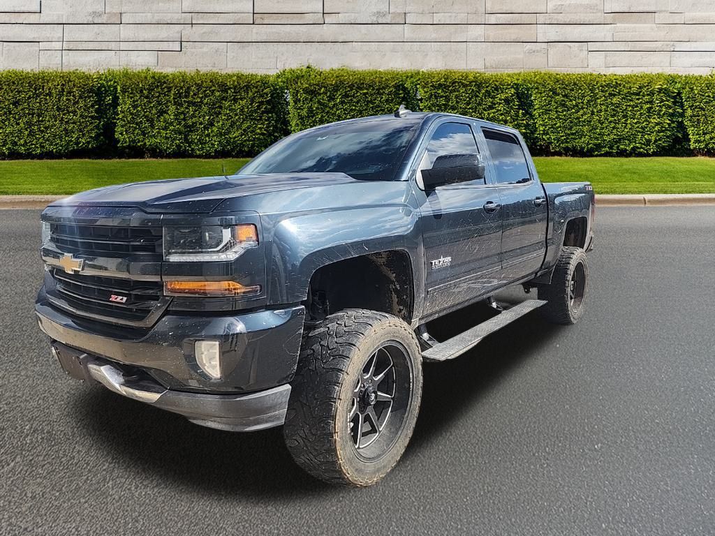 2018 Chevrolet Silverado 1500 LT photo 2