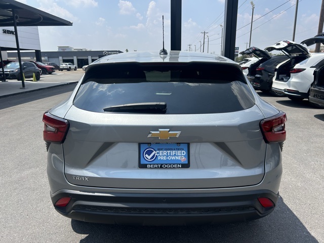 2025 Chevrolet Trax LS photo 6