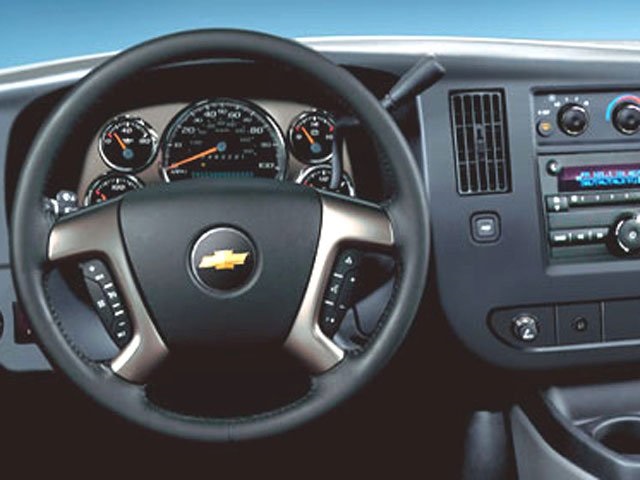 2008 Chevrolet Express Van LT photo 4