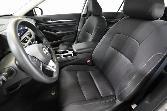 2023 Nissan Altima 2.5 SV photo 6