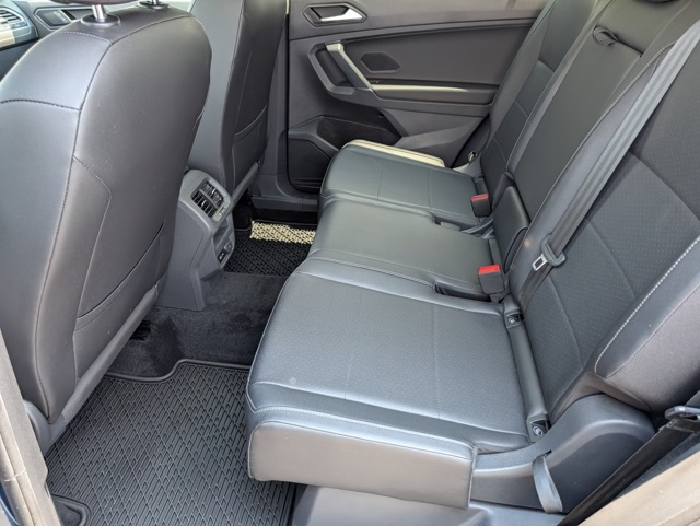 2020 Volkswagen Tiguan SEL photo 20